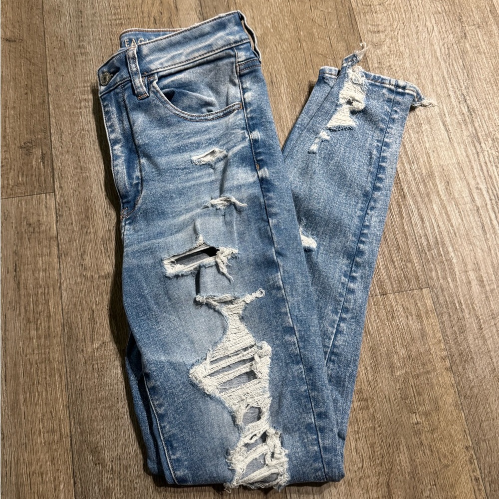 Hi-Rise Distressed Jegging Size 6